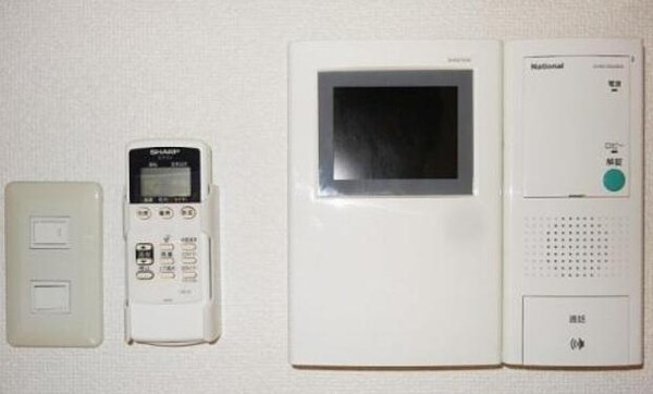 セキュリティ(モニター付インターホン。)