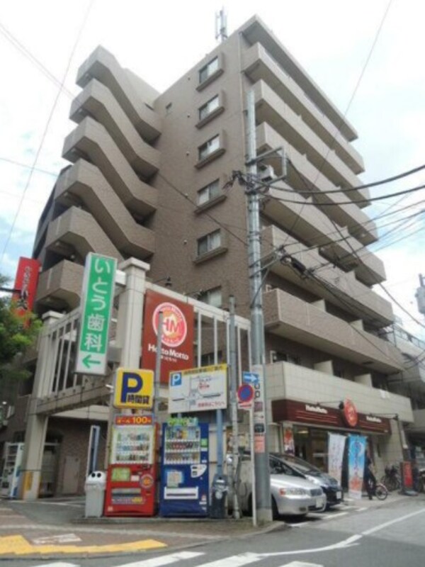外観(鉄筋コンクリート造のがっちりとした建物。)
