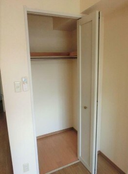 物件内観写真6　(クローゼット完備。)