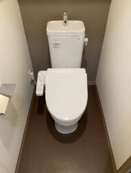 物件内観写真5　(温水洗浄便座。)