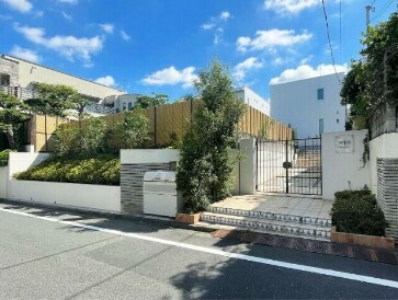 物件外観写真1　(綺麗な外観。)