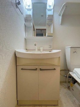 物件内観写真6　(嬉しい独立洗面台付き。)