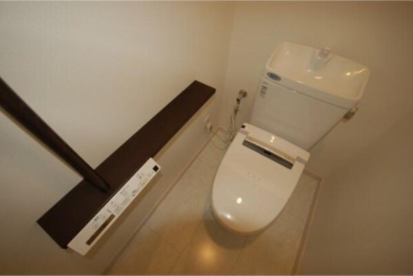 トイレ(温水洗浄便座。)