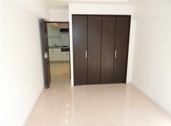 寝室(6帖の洋室。)