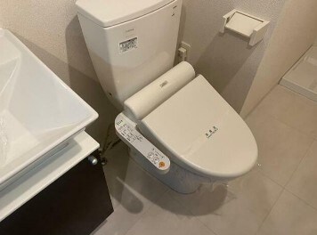 物件内観写真5　(温水洗浄便座。)