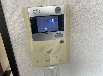 物件内観写真7　(モニター付きインターホンで防犯面も安心です！)