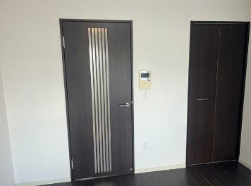 物件内観写真8　(きれいなフローリング。)