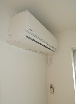 物件内観写真12　(エアコン完備。)