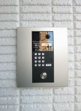 物件内観写真14　(モニター付きオートロックで防犯面も安心です！)