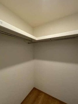 物件内観写真9　(ウォークインクローゼット完備。)