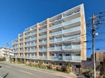 鉄筋コンクリート造のがっちりとした建物。