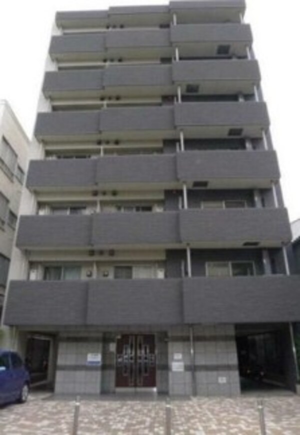 外観(鉄筋コンクリート造のがっちりとした建物。)