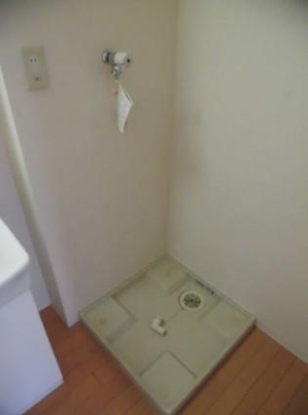 建物設備(室内洗濯機置き場。)