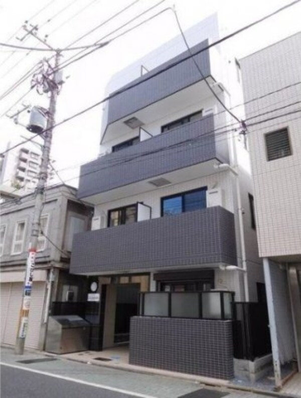 外観(鉄筋コンクリート造のがっちりとした建物。)