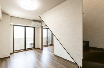 物件内観写真3　(6.1帖のきれいな洋室。)