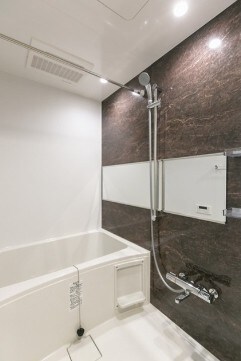 物件内観写真5　(追い焚き機能付きバス。)