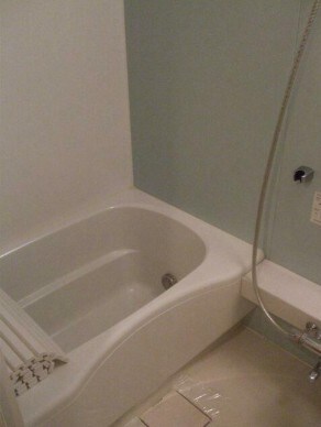 物件内観写真4　(浴室乾燥機付きバス。)