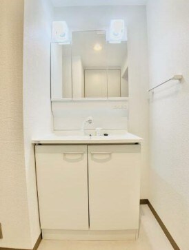 物件内観写真7　(嬉しい独立洗面台付き。)