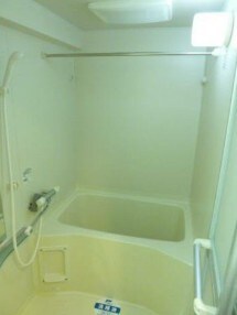 物件内観写真5　(浴室乾燥機付きバス。)