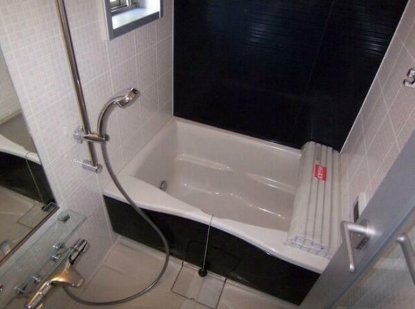 浴室(浴室乾燥機付きバス。)