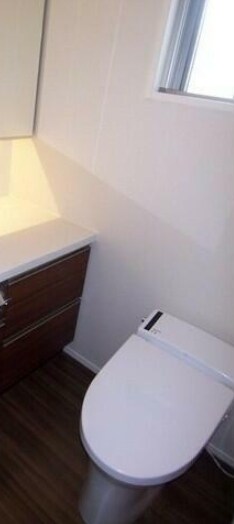 物件内観写真7　(タンクレストイレ！)