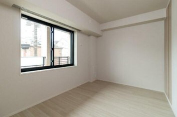 物件内観写真8　(きれいなフローリング。)