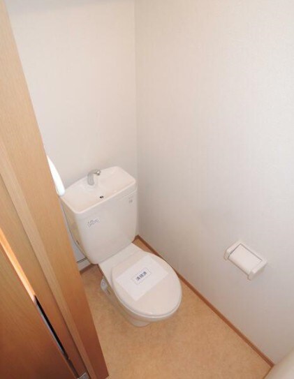 物件内観写真6　(バストイレ別！)