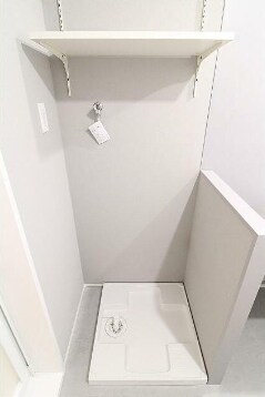 物件内観写真8　(室内洗濯機置場。)