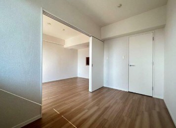 物件内観写真8　(きれいなフローリング。)