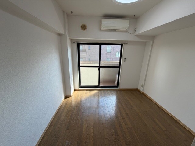 物件内観写真4　(南向き)