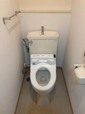 物件内観写真7　(温水洗浄便座付き。)