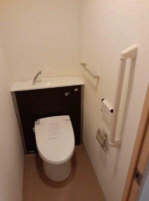 物件内観写真5　(タンクレストイレ！)