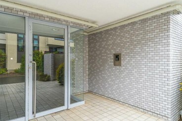 物件内観写真4　(オートロックで防犯面も安心です)