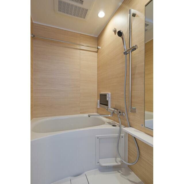 物件内観写真4　(浴室乾燥機付きバス。)