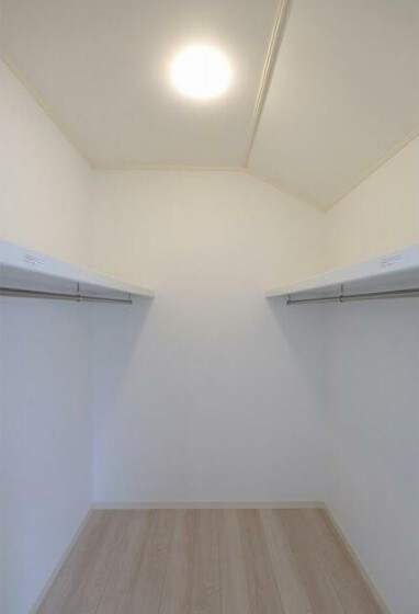 物件内観写真25　(ウォークインクローゼット。)