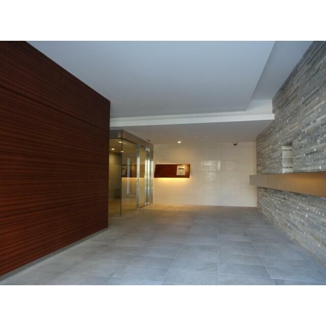 物件内観写真9　(モニター付きオートロックで防犯面も安心！)