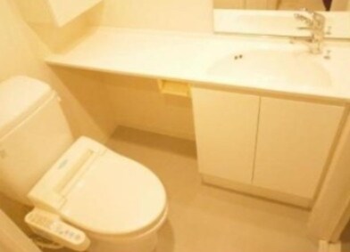 物件内観写真6　(温水洗浄便座。)