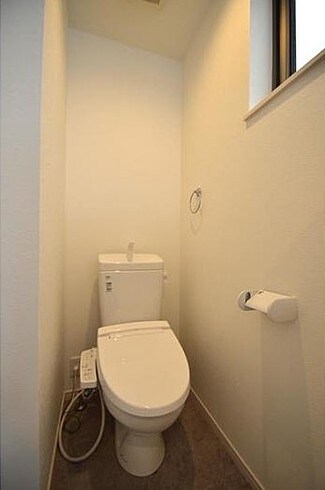 物件内観写真6　(温水洗浄便座。)