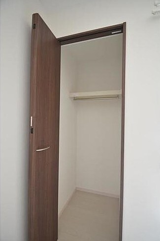 物件内観写真8　(クローゼット完備！)