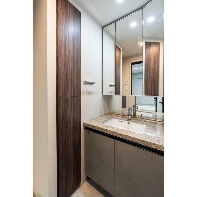 物件内観写真7　(嬉しい独立洗面台付き。)