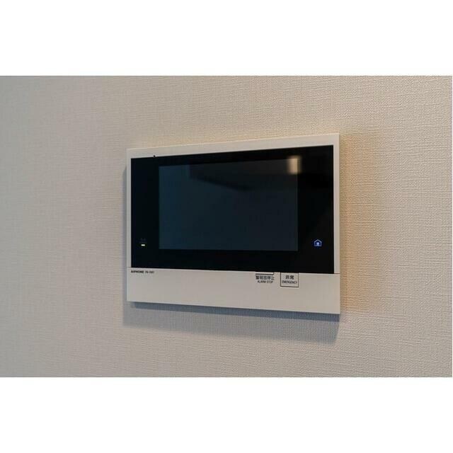 物件内観写真8　(モニター付きインターホンで防犯面も安心です！)