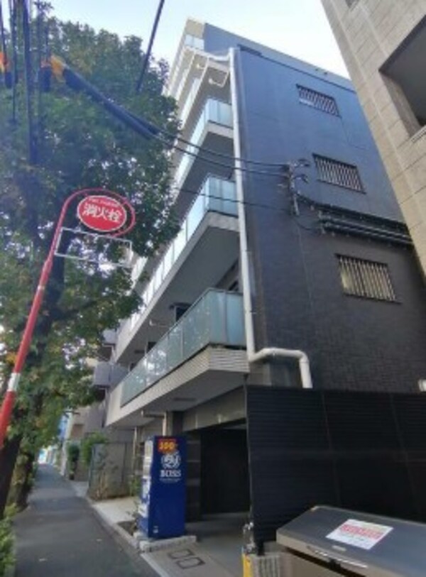 外観(鉄筋コンクリート造のがっちりとした建物。)