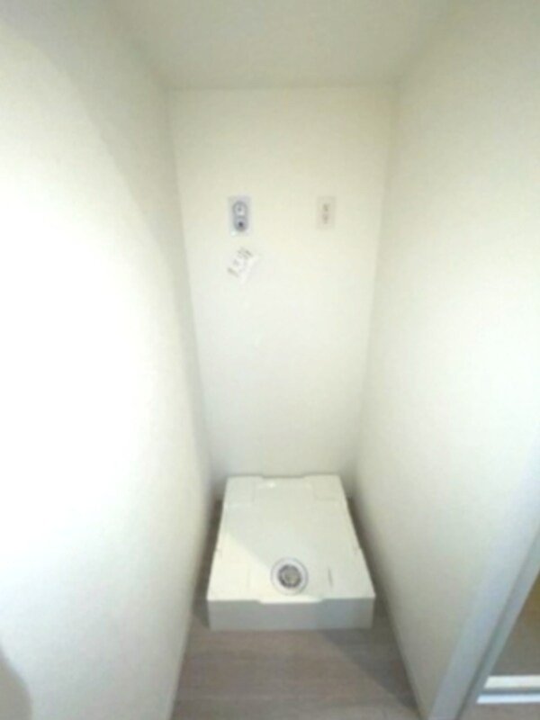 建物設備(室内洗濯機置場。)