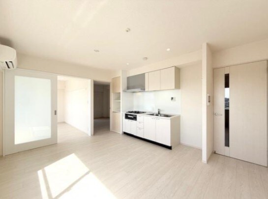 物件内観写真4　(11.1帖のきれいなLDK。)