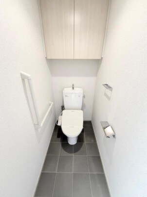 物件内観写真7　(温水洗浄便座。)