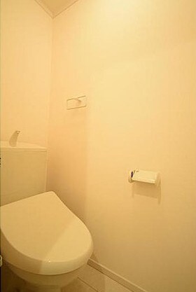 物件内観写真6　(温水洗浄便座。)