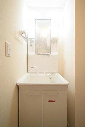 物件内観写真7　(嬉しい独立洗面台付き。)