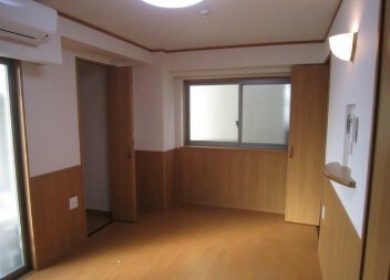 物件内観写真2　(明るい洋室！)