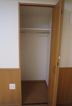 物件内観写真9　(クローゼット完備。)