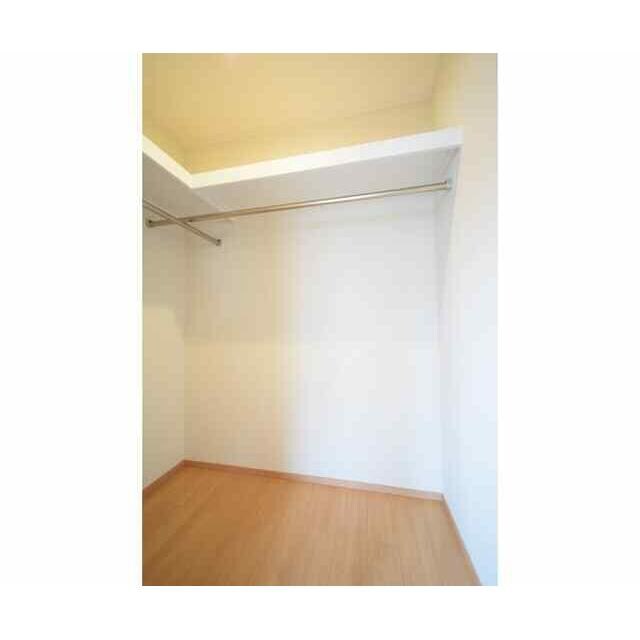 物件内観写真7　(ウォークインクローゼット完備。)